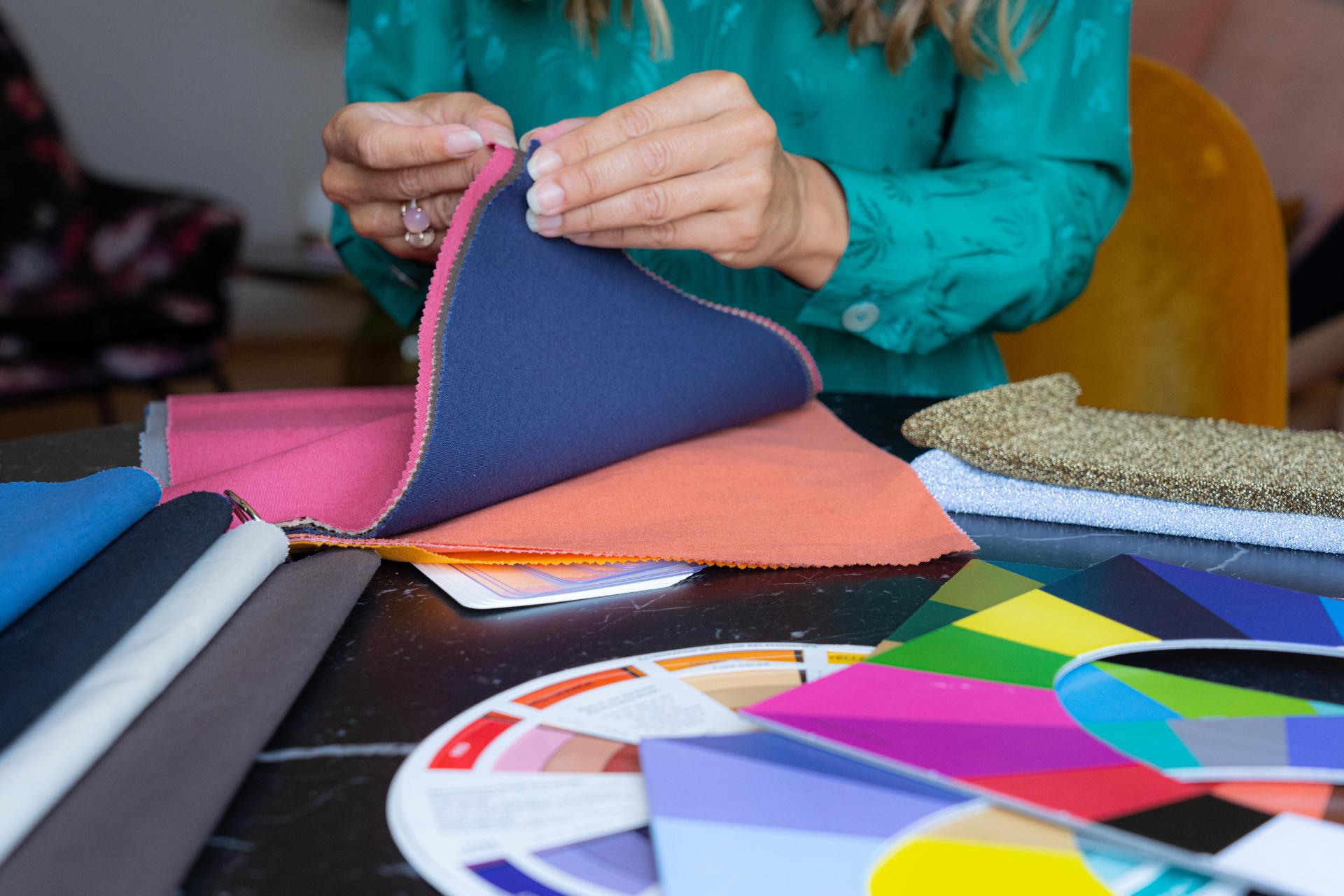 Color charts and fabrics for creating a personalized color palette